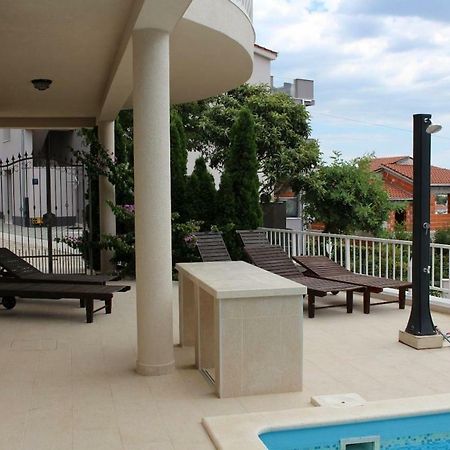 Villa Lizzi โตรกีร์ ภายนอก รูปภาพ