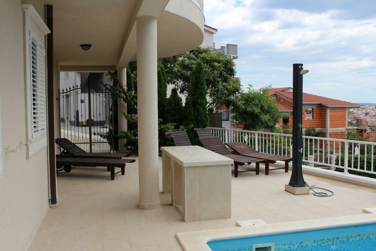 Villa Lizzi โตรกีร์ ภายนอก รูปภาพ